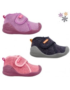 Zapatilla casa primeros pasos